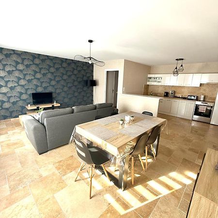 Le Petit Phuket Apartment Saint-Laurent-sur-Saone ภายนอก รูปภาพ
