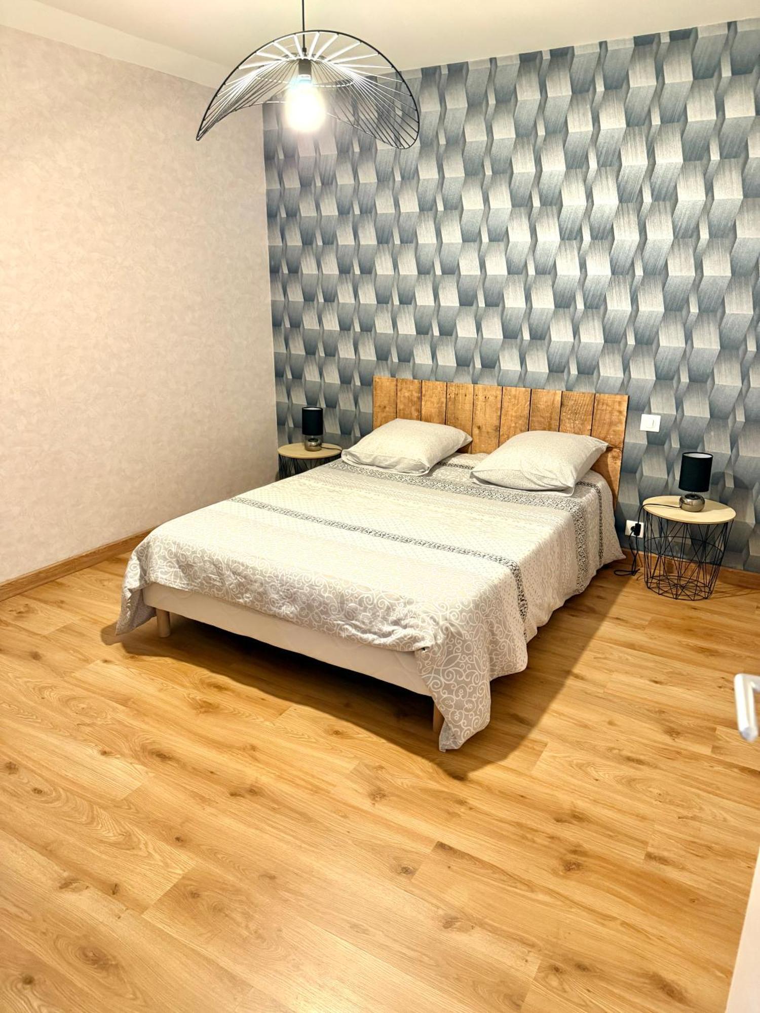 Le Petit Phuket Apartment Saint-Laurent-sur-Saone ภายนอก รูปภาพ